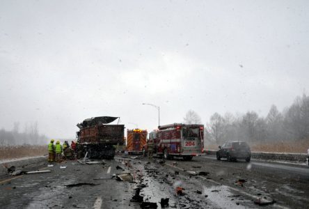 Des débris sur la route ont causé l’accident sur la 20
