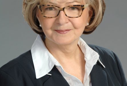 Diane Bourgeois vise le Bloc québécois dans Drummond