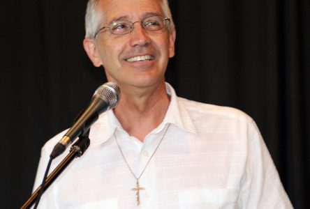 Le départ du curé Jean-Claude Poitras souligné à la paroisse Saint-Luc
