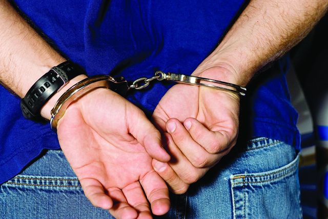 Un homme de 22 ans arrêté pour pornographie juvénile