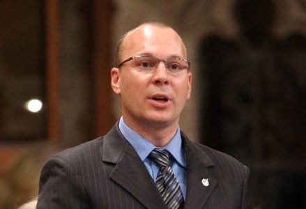 Ottawa abandonne les régions, selon François Choquette