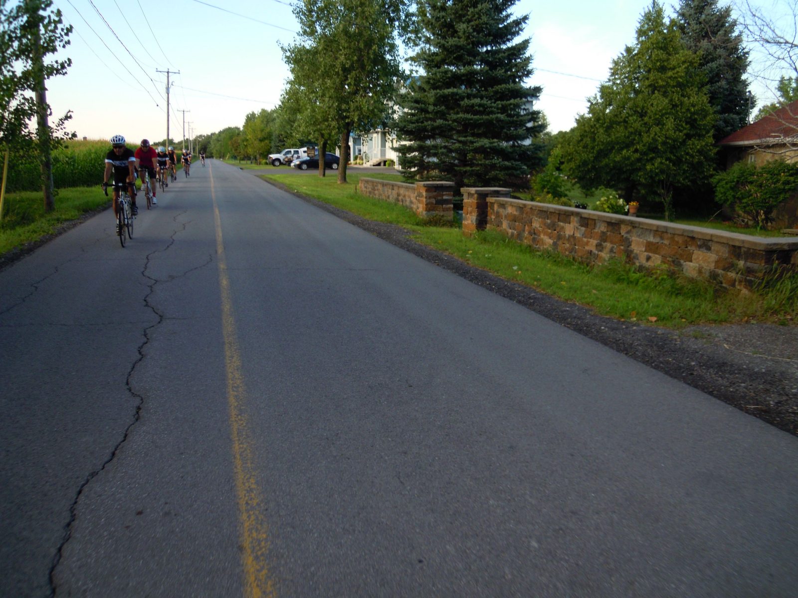 Bannir les vélos des routes à la limite supérieure à 50 km/h : «Totalement farfelu», selon Vélo Québec