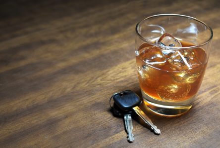 Conduire avec plus de deux fois la limite d’alcool permise