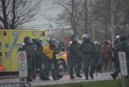 Émeute mai 2012 : Dans l’œil et le calepin de journalistes