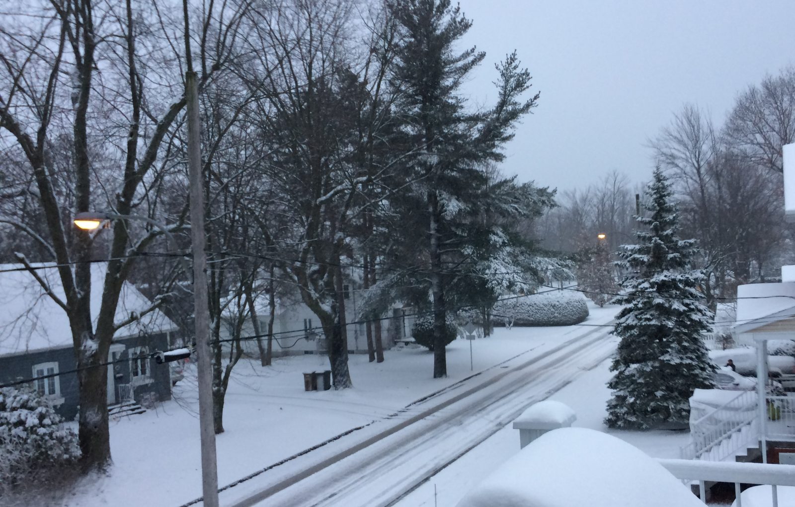 Québec: beaucoup de neige dans certaines régions, des vents forts à venir