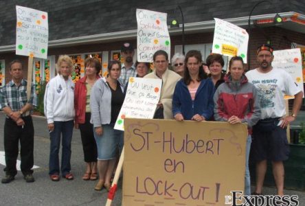 La Rôtisserie Saint-Hubert licencie la moitié de son personnel