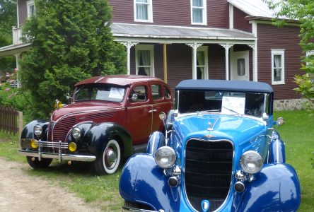 Une centaine de voitures anciennes exposées au Village québécois d’antan