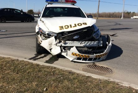 Une voiture de police impliquée dans une collision (mise à jour)