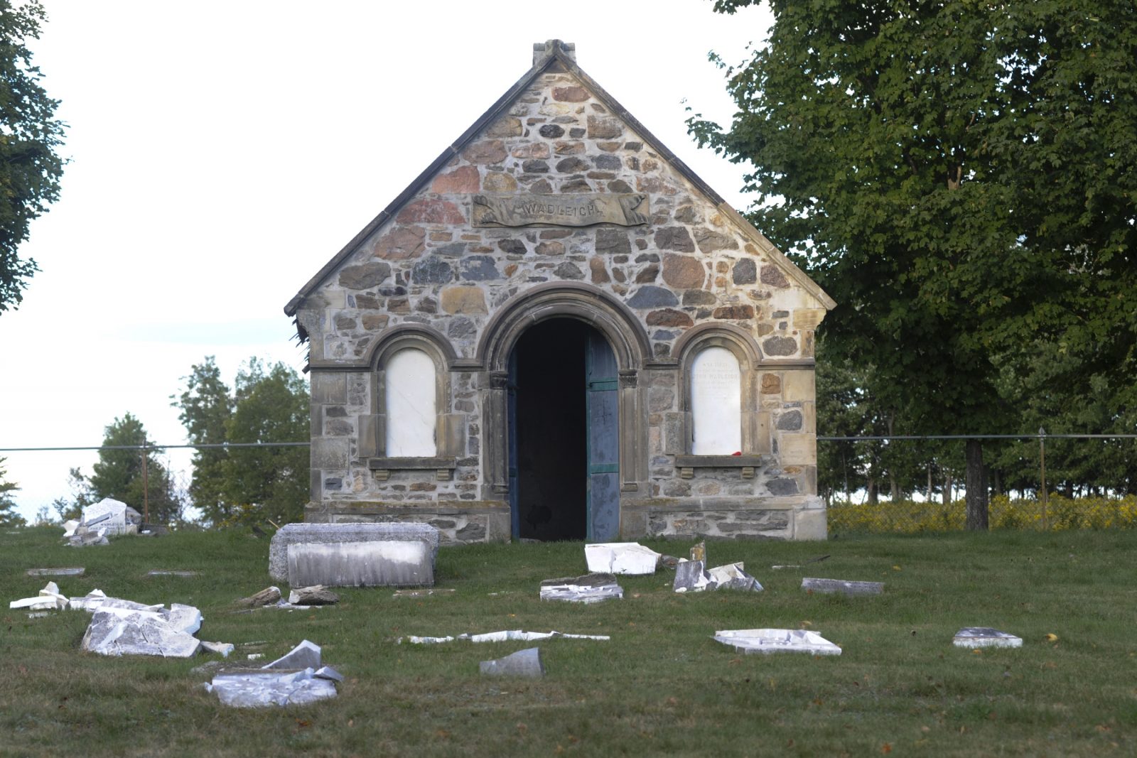 Le cimetière anglican Maplewood ravagé