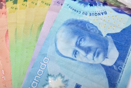 Avec la hausse du salaire minimum, le Québec demeure en milieu de peloton