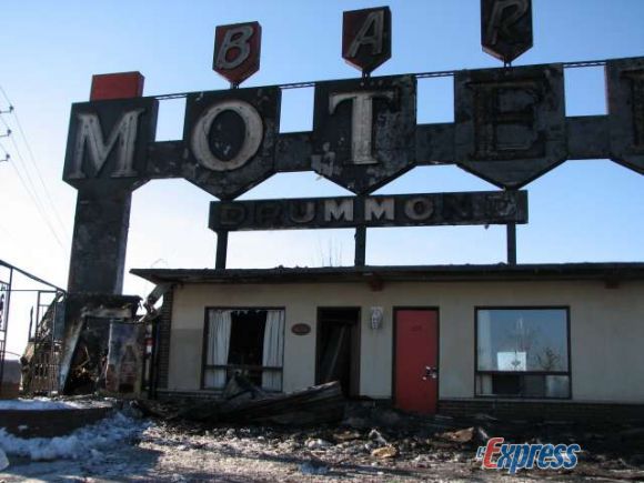 Le Motel Drummond ravagé par les flammes