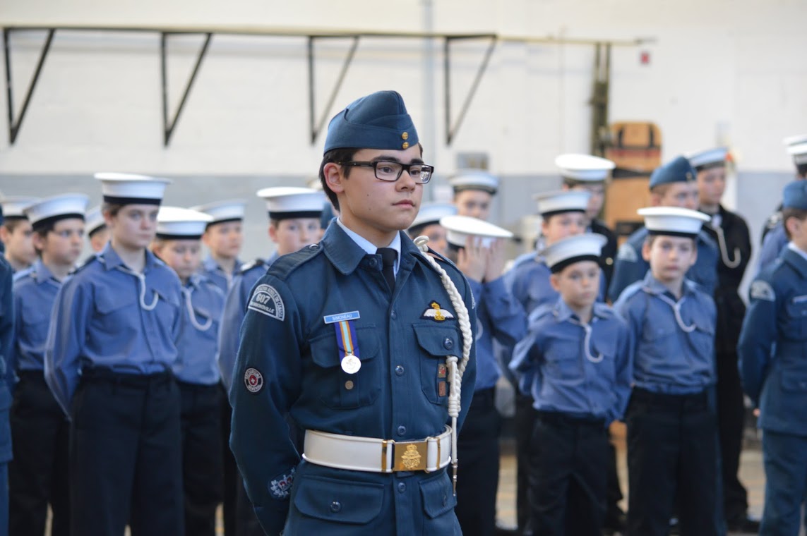 Les cadets rendent hommage au 100e anniversaire du Royal 22e Régime
