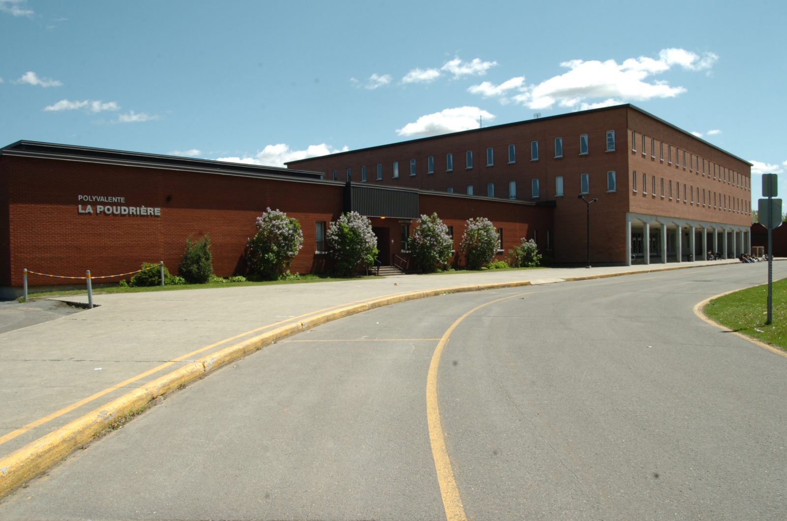 COVID-19 : au tour de l’école secondaire La Poudrière de fermer ses portes