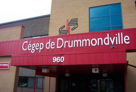 COVID-19 : 30 000 $ pour aider les étudiants du Cégep de Drummondville