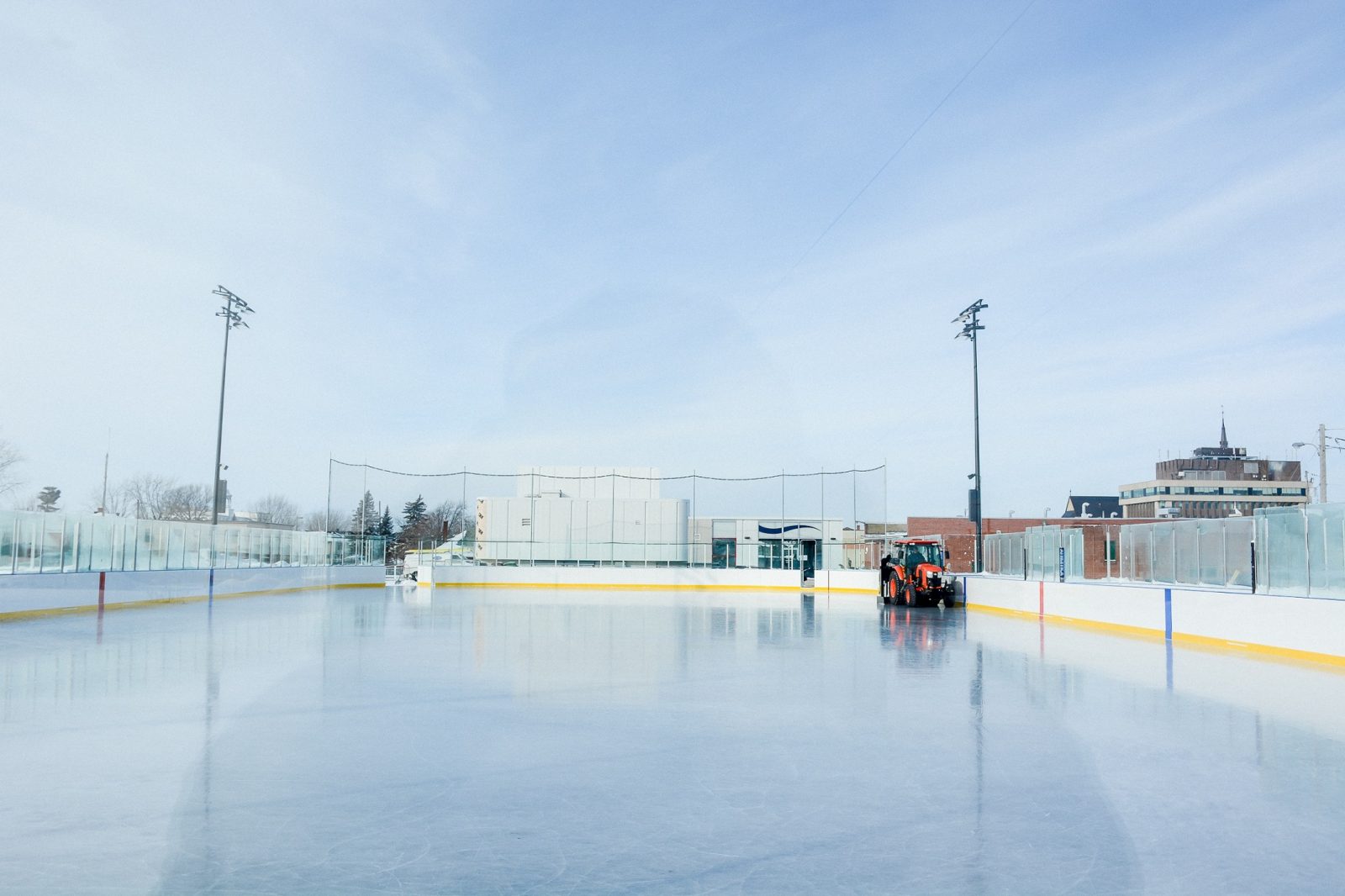À vos patins, la patinoire réfrigérée ouvre samedi (horaire complet)