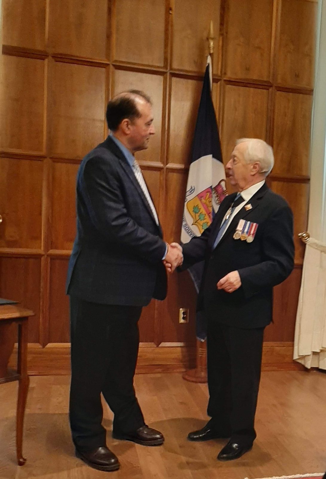 Jacques Fafard reçoit une médaille du lieutenant-gouverneur du Québec