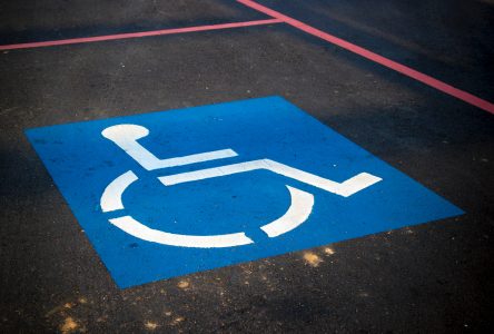 Stationnements pour handicapés : neuf constats en un an
