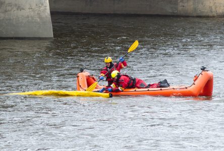 Sauvetage sur la rivière : c’était une bâche jaune (mise à jour)