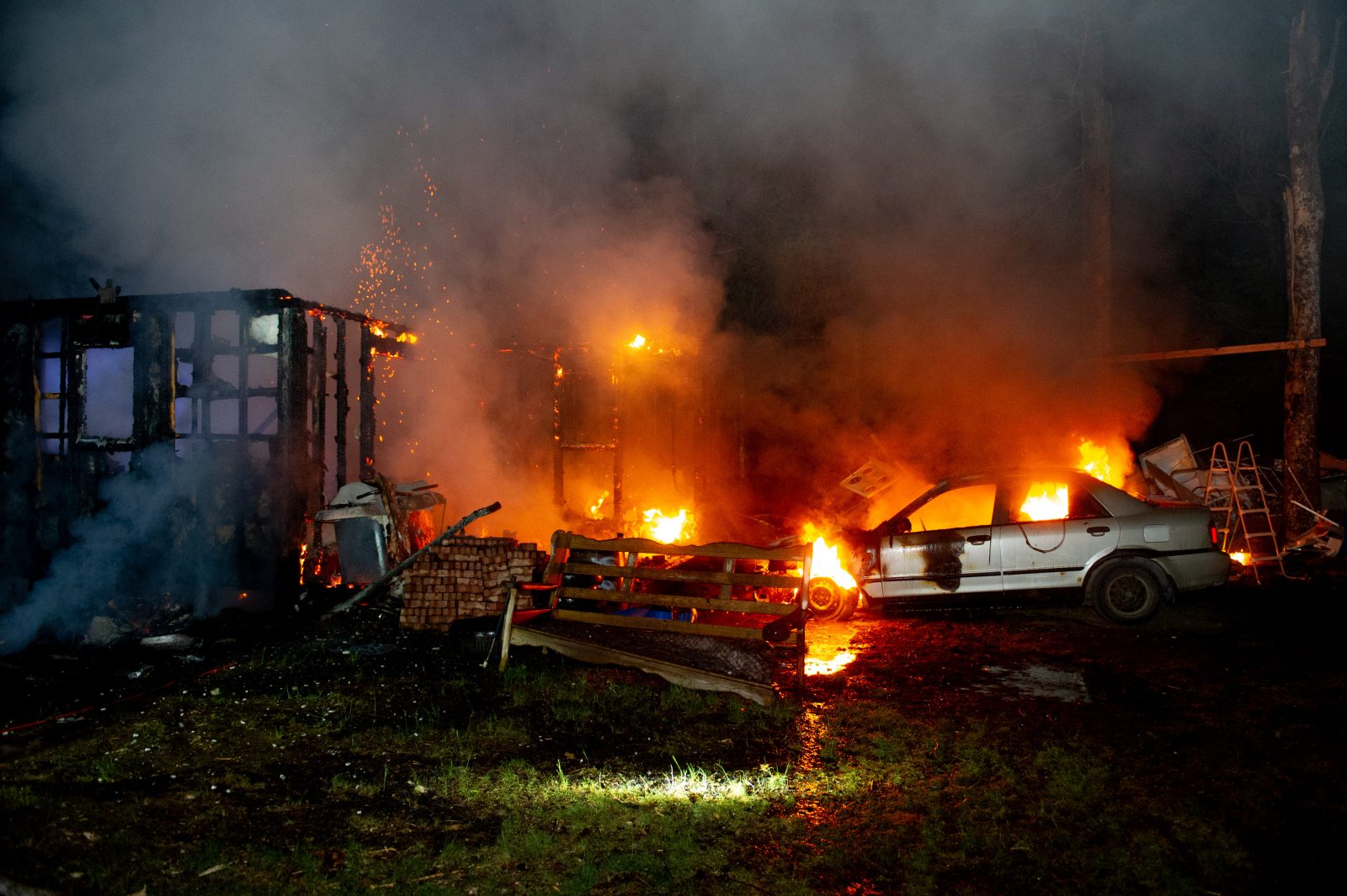 Incendie d’un chalet à Saint-Lucien : la SQ enquêtera