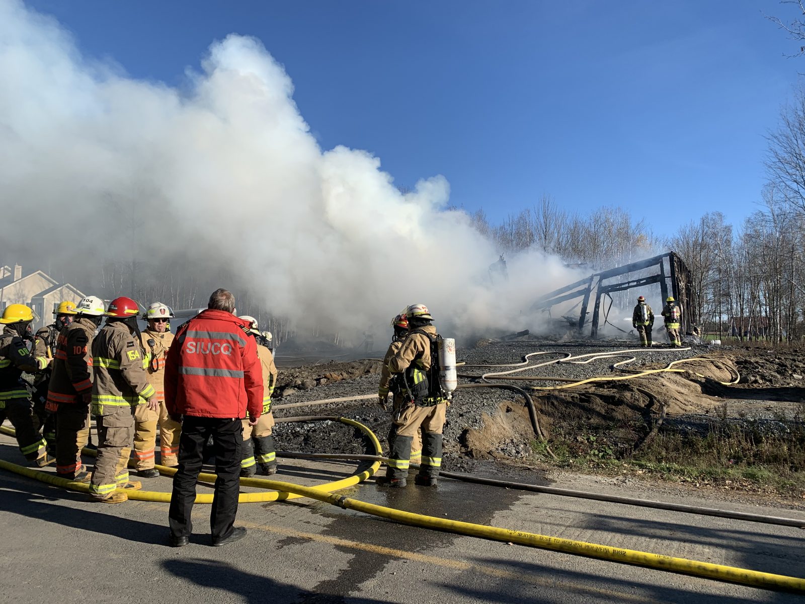 Les flammes ont détruit une résidence à Saint-Eugène