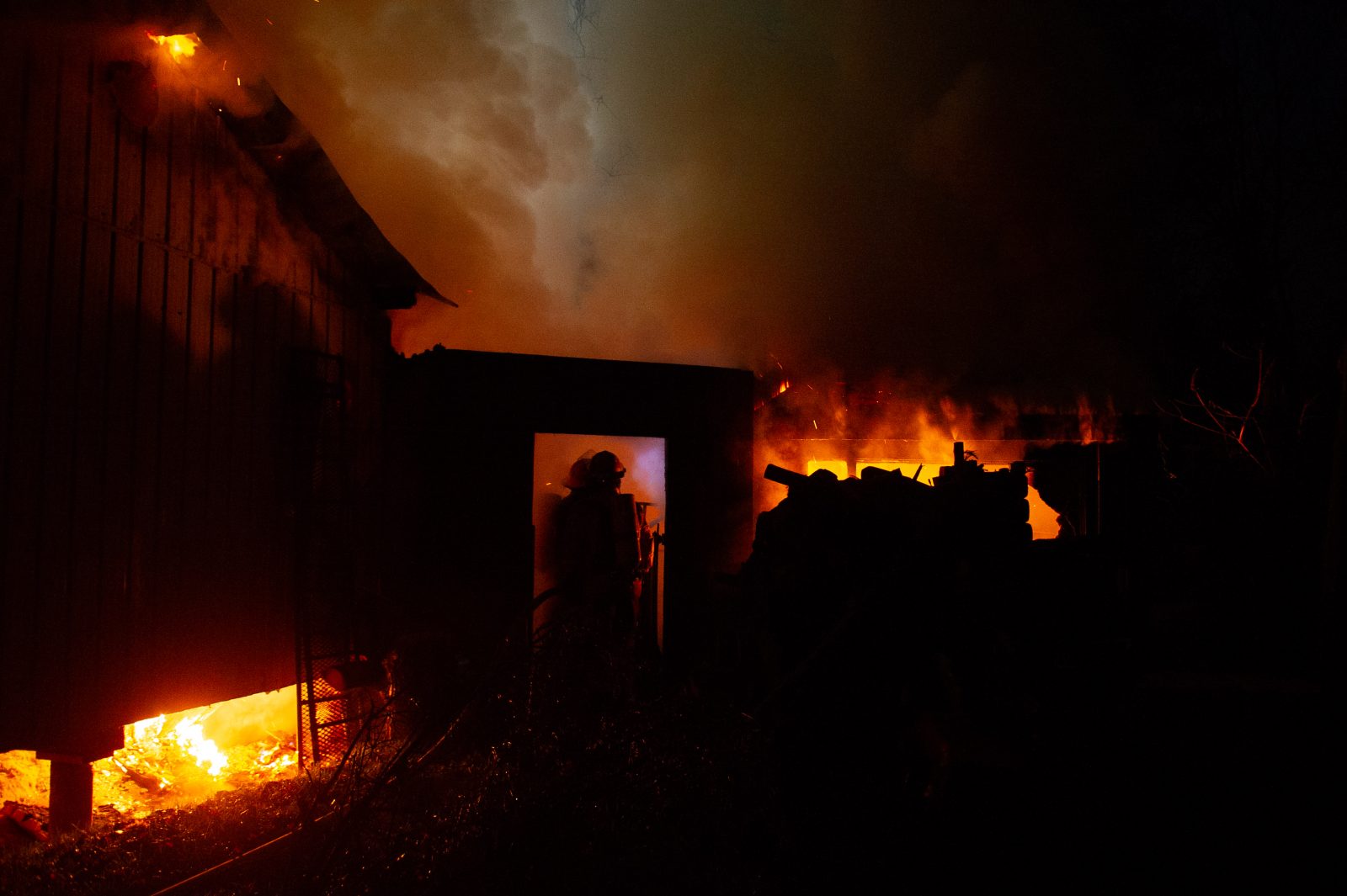 Un Luciennois voit sa maison détruite par les flammes (photos et vidéo)
