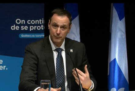 Québec annule les examens ministériels et change la pondération des bulletins