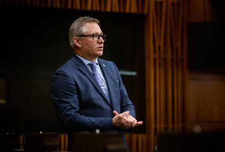 Le chantage financier d’Ottawa en santé est inadmissible, dénonce Martin Champoux