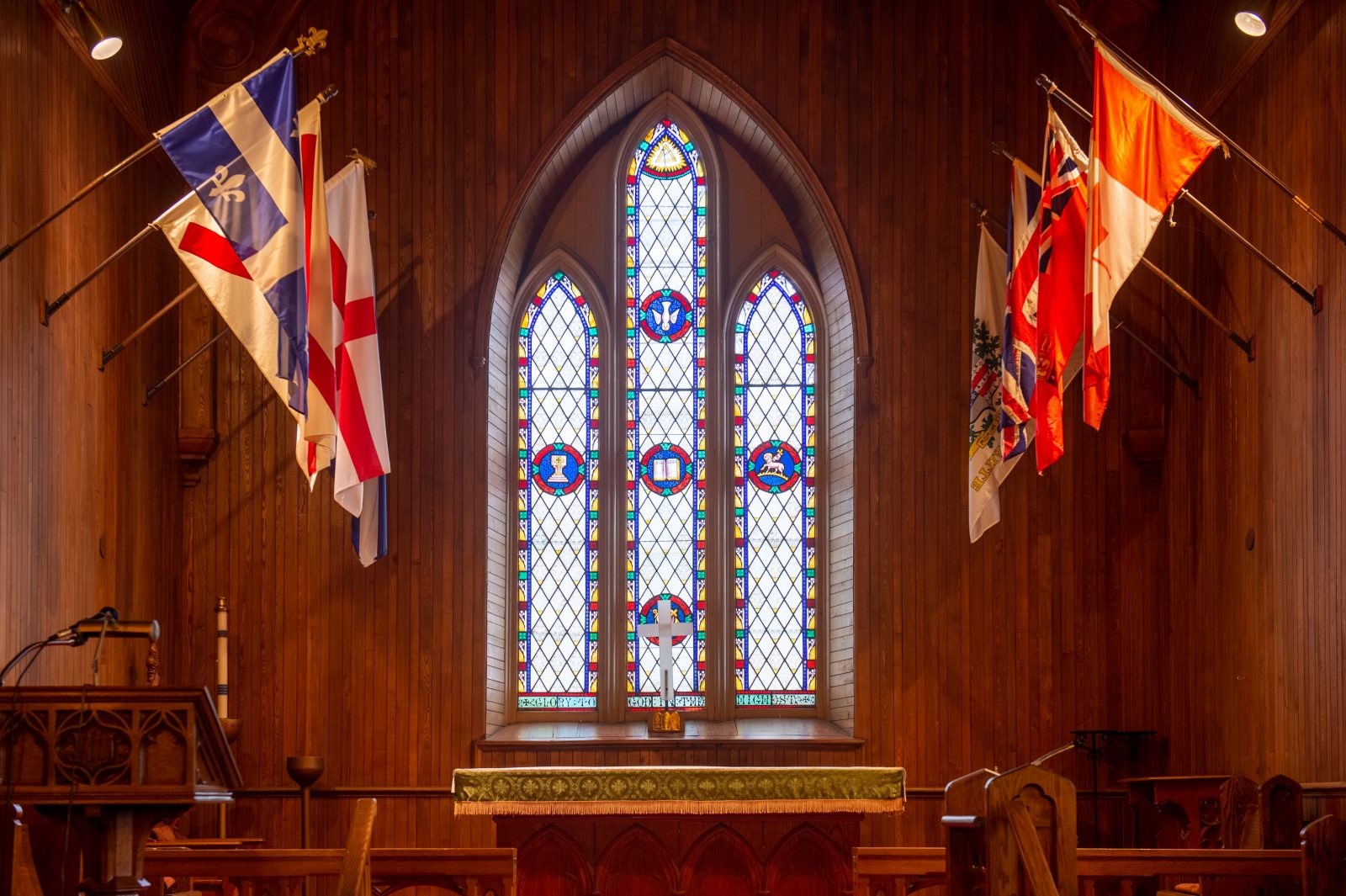 Une conférence sur le projet de restauration des vitraux de l’église St. George