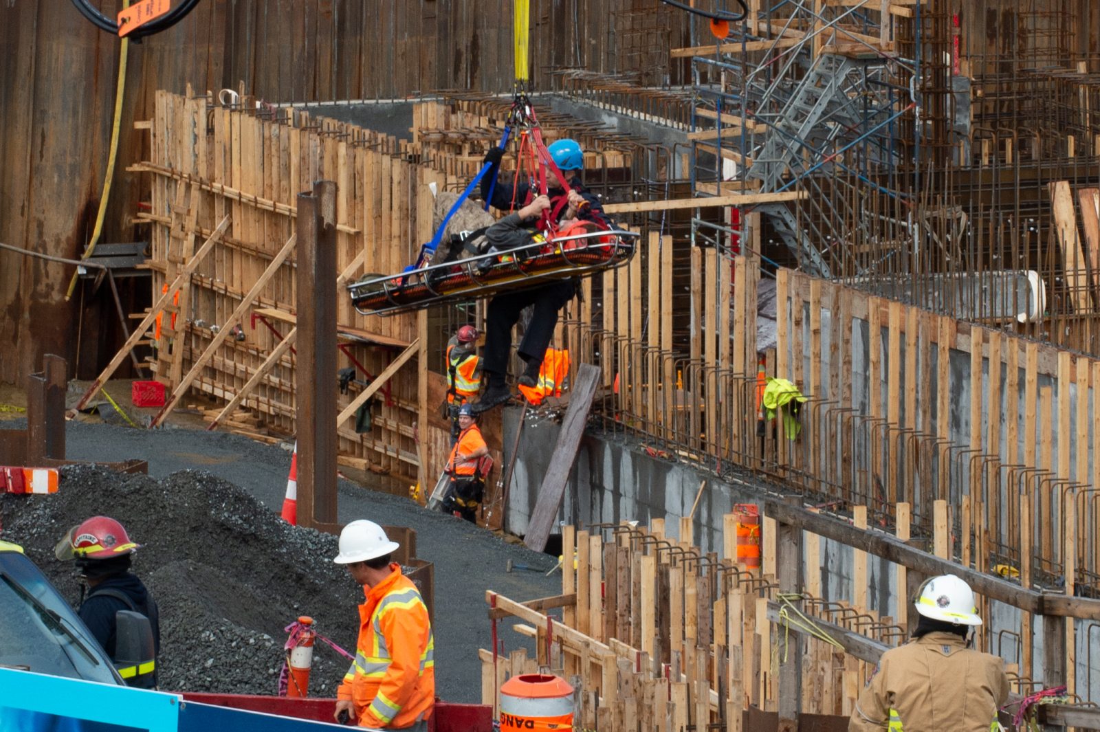 Un travailleur chute sur le chantier de la construction de l’UTE