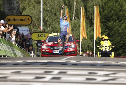 Juillet 2022 : Hugo Houle remporte la 16e étape du Tour de France