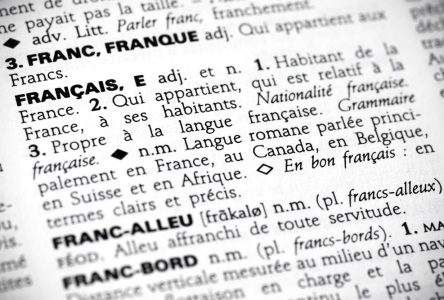 Le gouvernement consulte la population sur l’avenir de la langue française