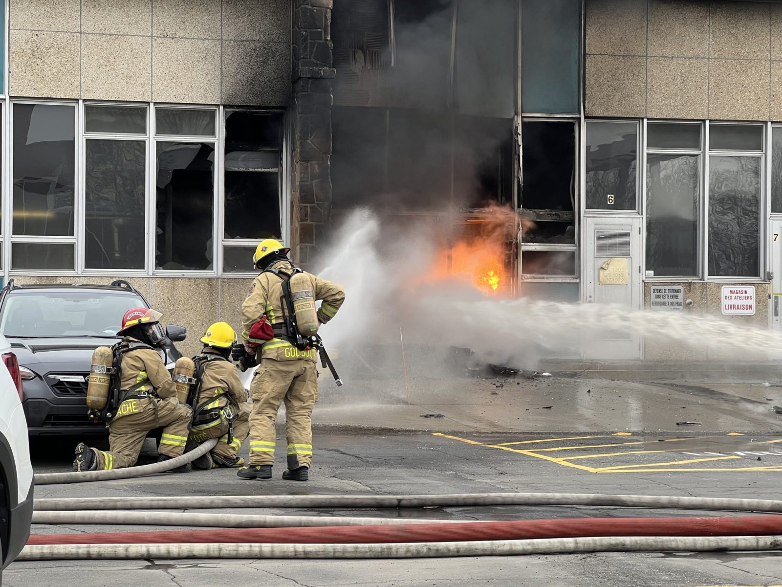 Explosions et incendie à l’école Paul-Rousseau (photos et vidéos)