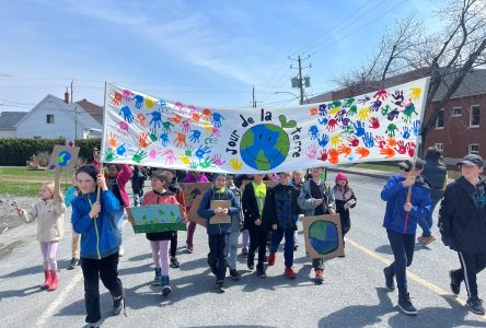Plus de 500 jeunes marchent pour la protection de la planète