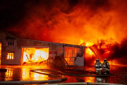 Incendie majeur au Rona de Wickham (photos et vidéo)