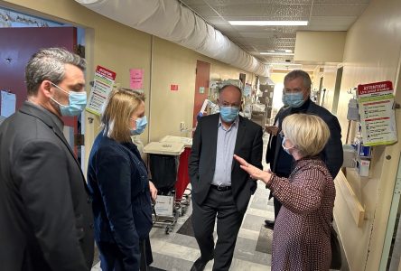Visite surprise du ministre de la Santé à l’hôpital